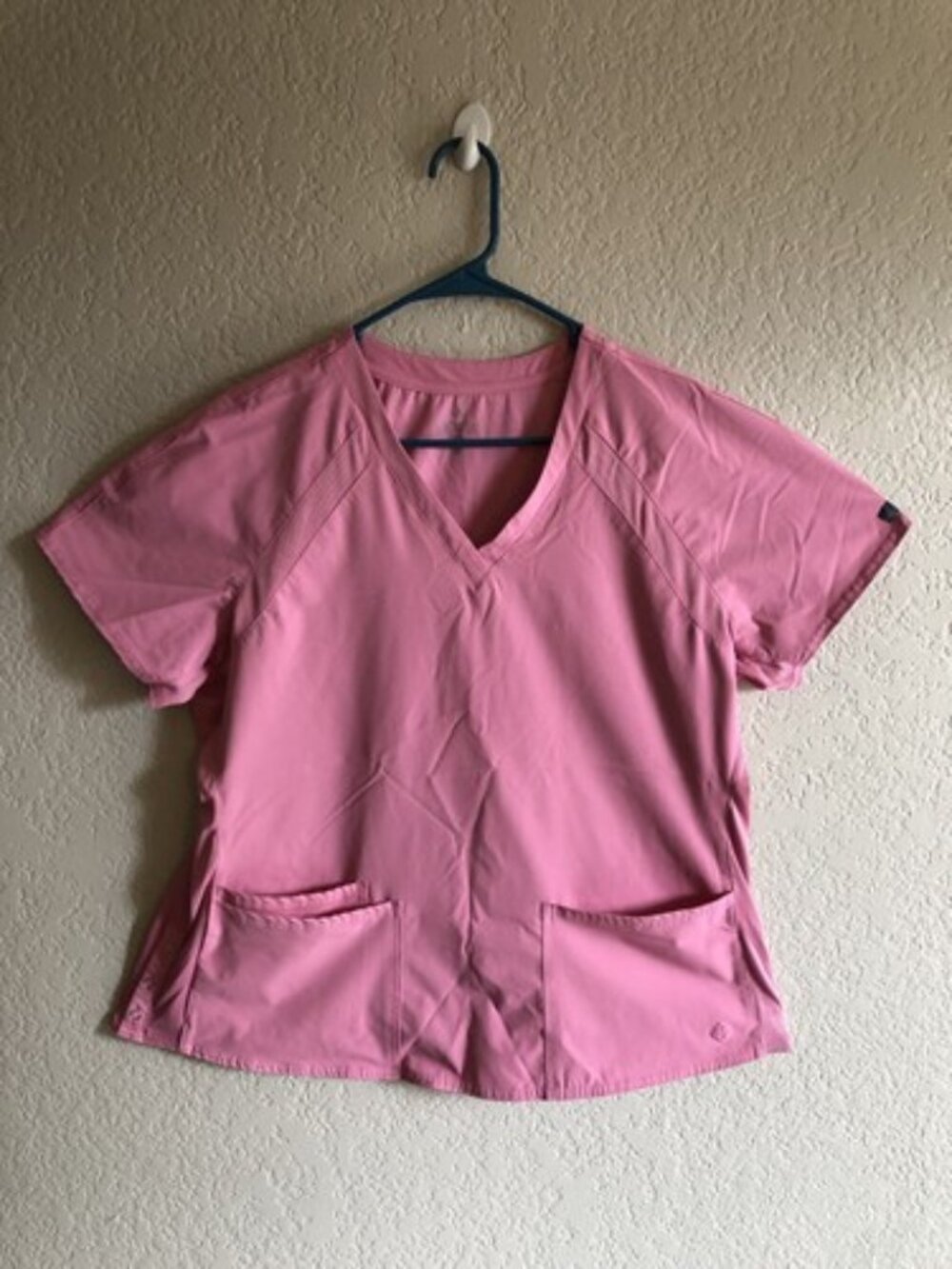 Med Couture Peaches Women Pink Scrub Top 4 Way Stretch Rib-Knit, V-Neck Size XL